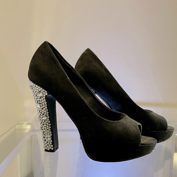 💕✨Bejeweled black high heels✨💕 size 7 - Picture 3 of 5